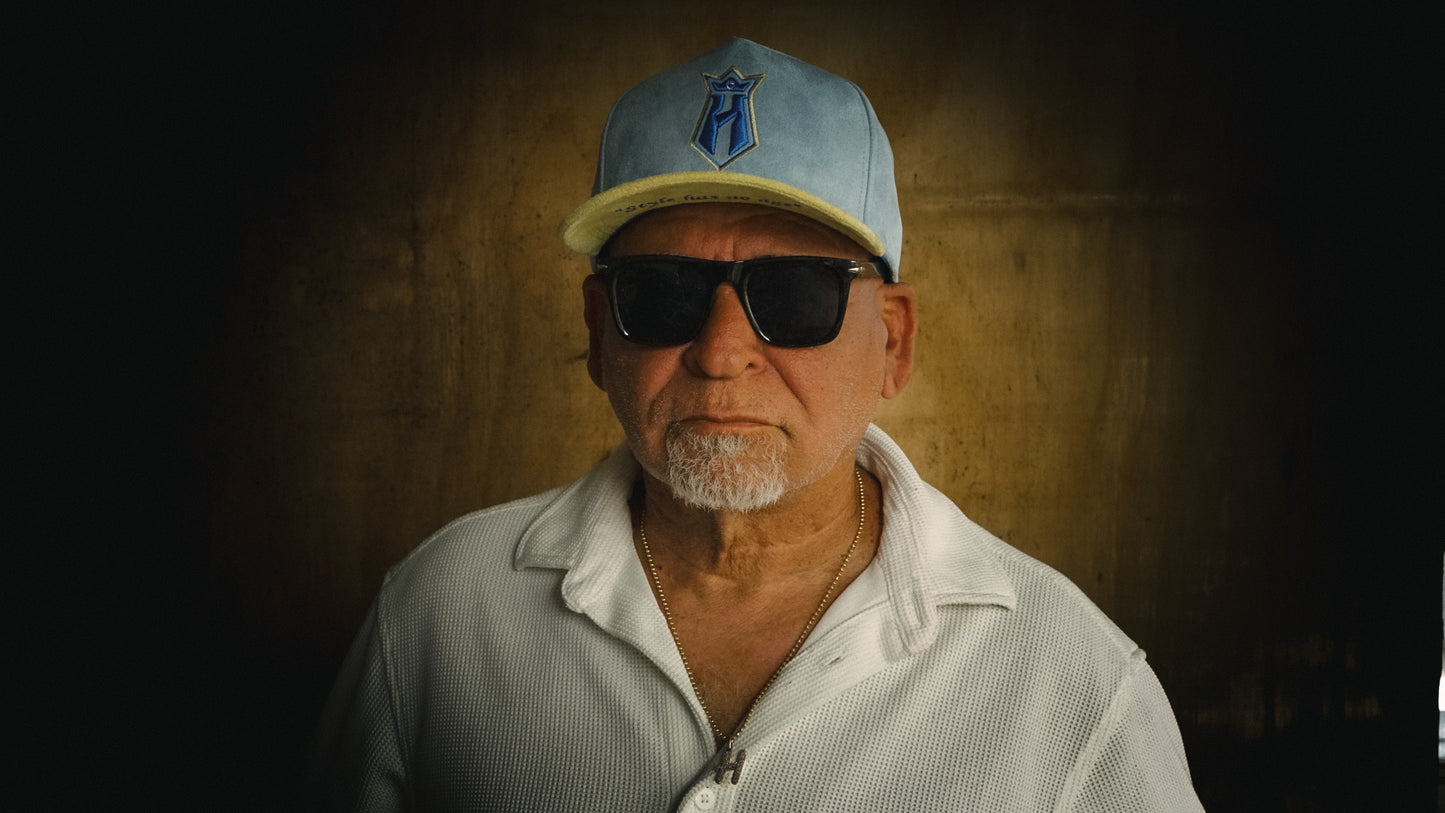 “laache” logo cap