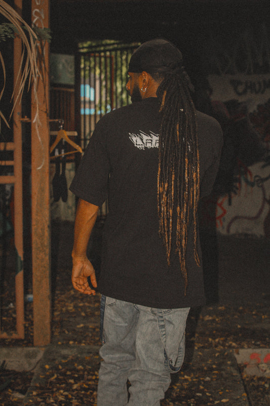 DAILY HEAVYWEIGHT H BLACK TEE